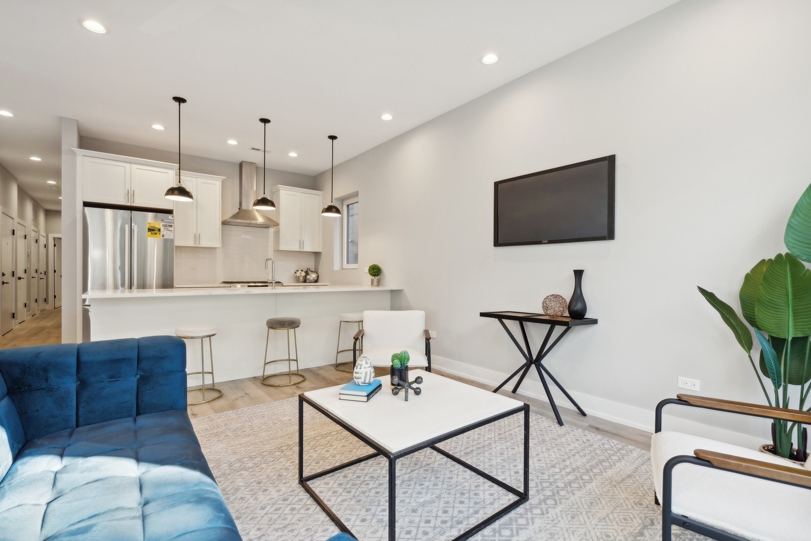 3335-3341 N Sheffield Ave Chicago, IL 60657