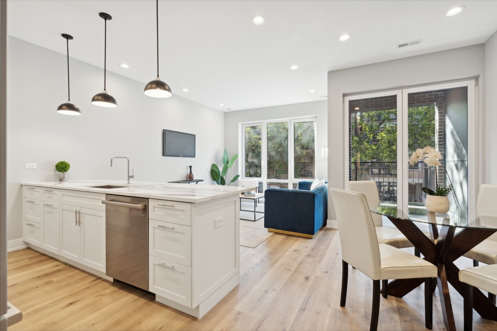 3335-3341 N Sheffield Ave Chicago, IL 60657