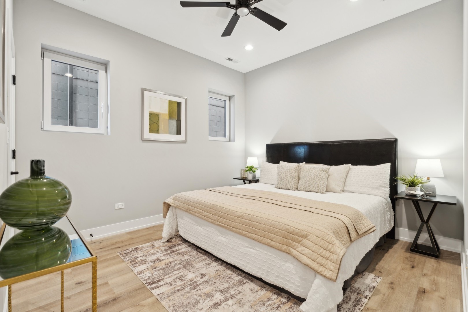 3335-3341 N Sheffield Ave Chicago, IL 60657