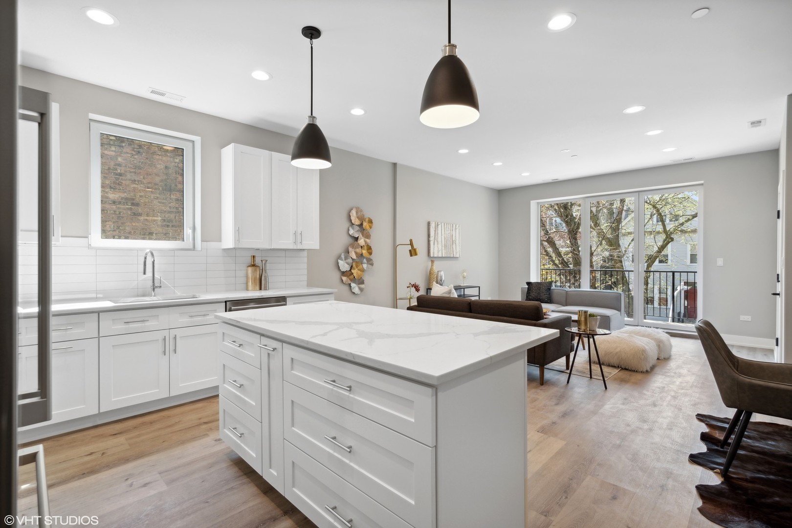 3335-3341 N Sheffield Ave Chicago, IL 60657