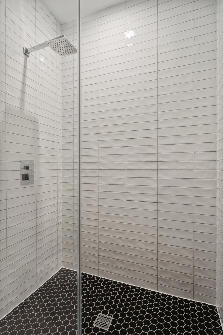 3335-3341 N Sheffield Ave Chicago, IL 60657