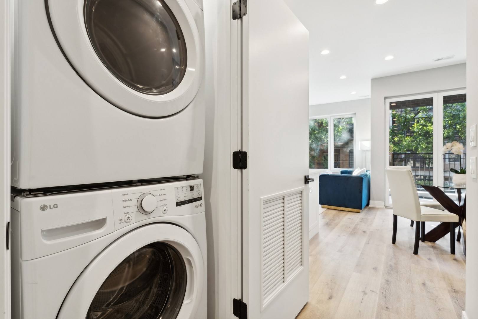 3335-3341 N Sheffield Ave Chicago, IL 60657