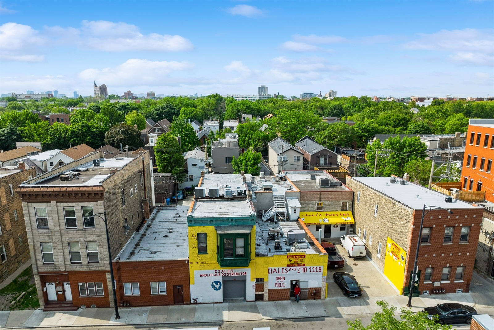 2135 W Armitage Ave Chicago, IL 60647