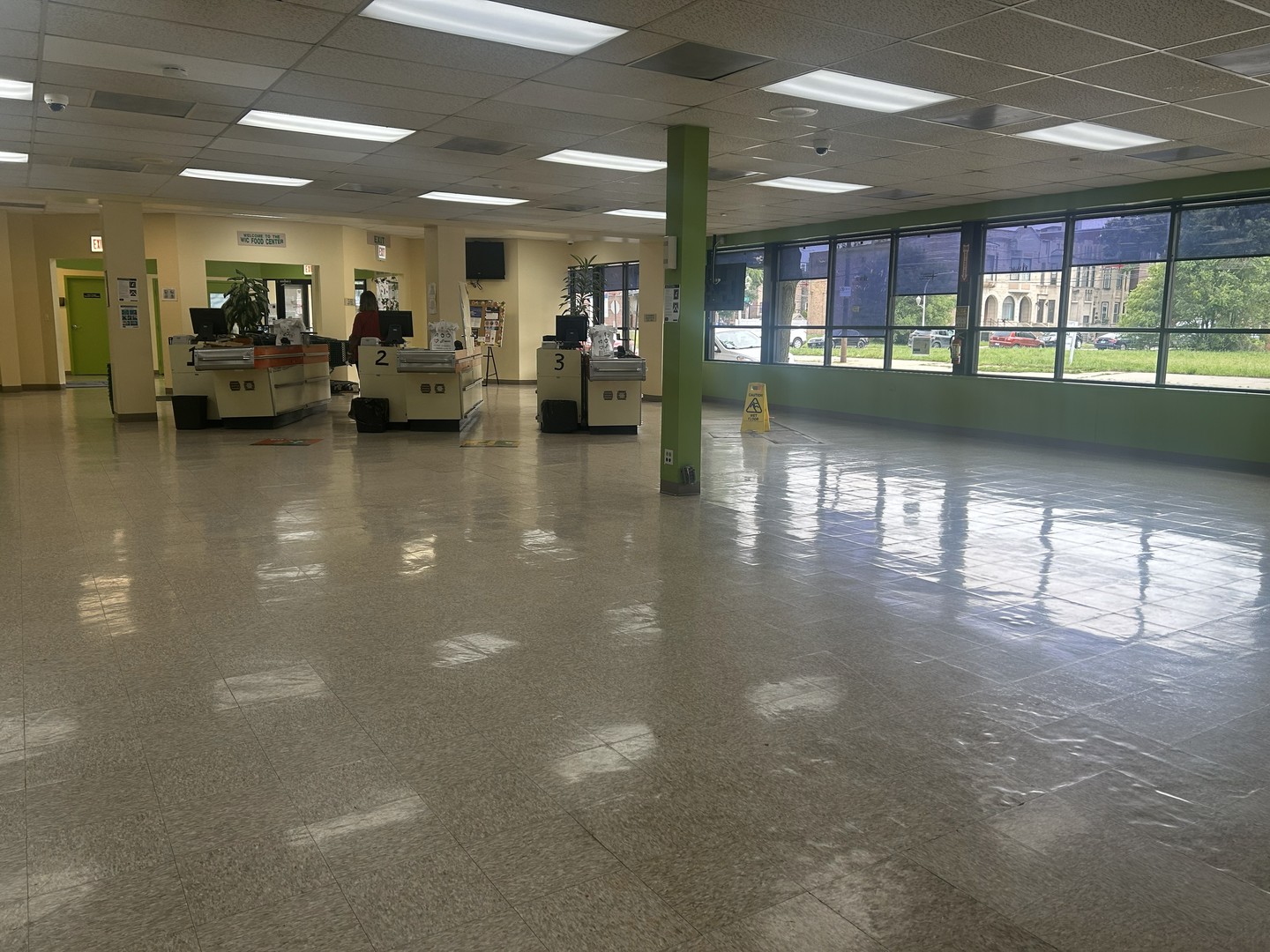 418 E 43rd St Chicago, IL 60653