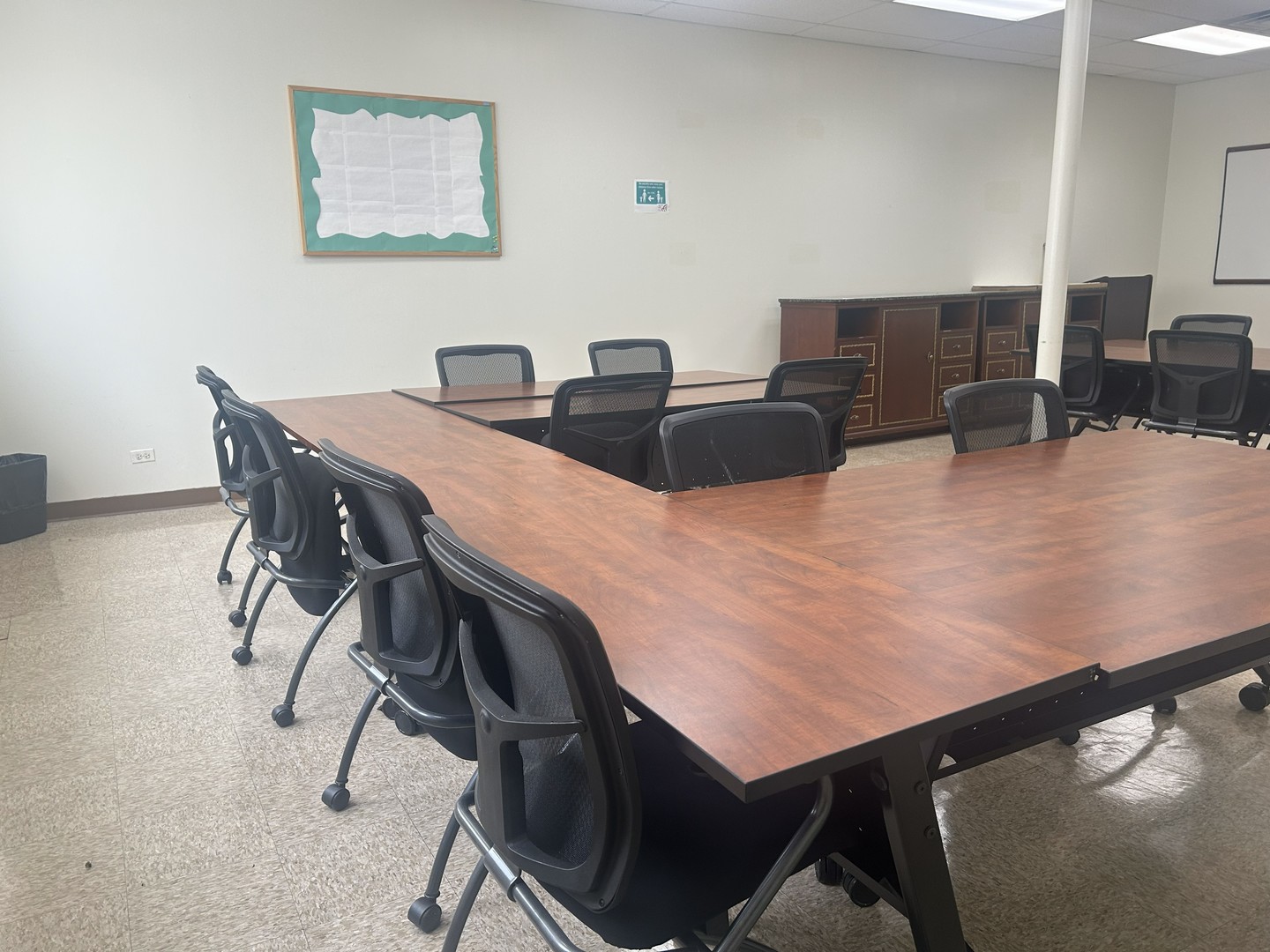 418 E 43rd St Chicago, IL 60653