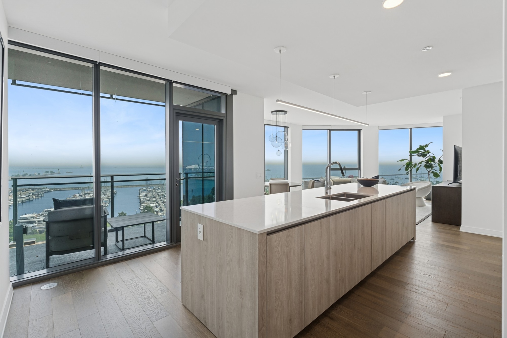 211 N Hbr Dr #1702 Chicago, IL 60601