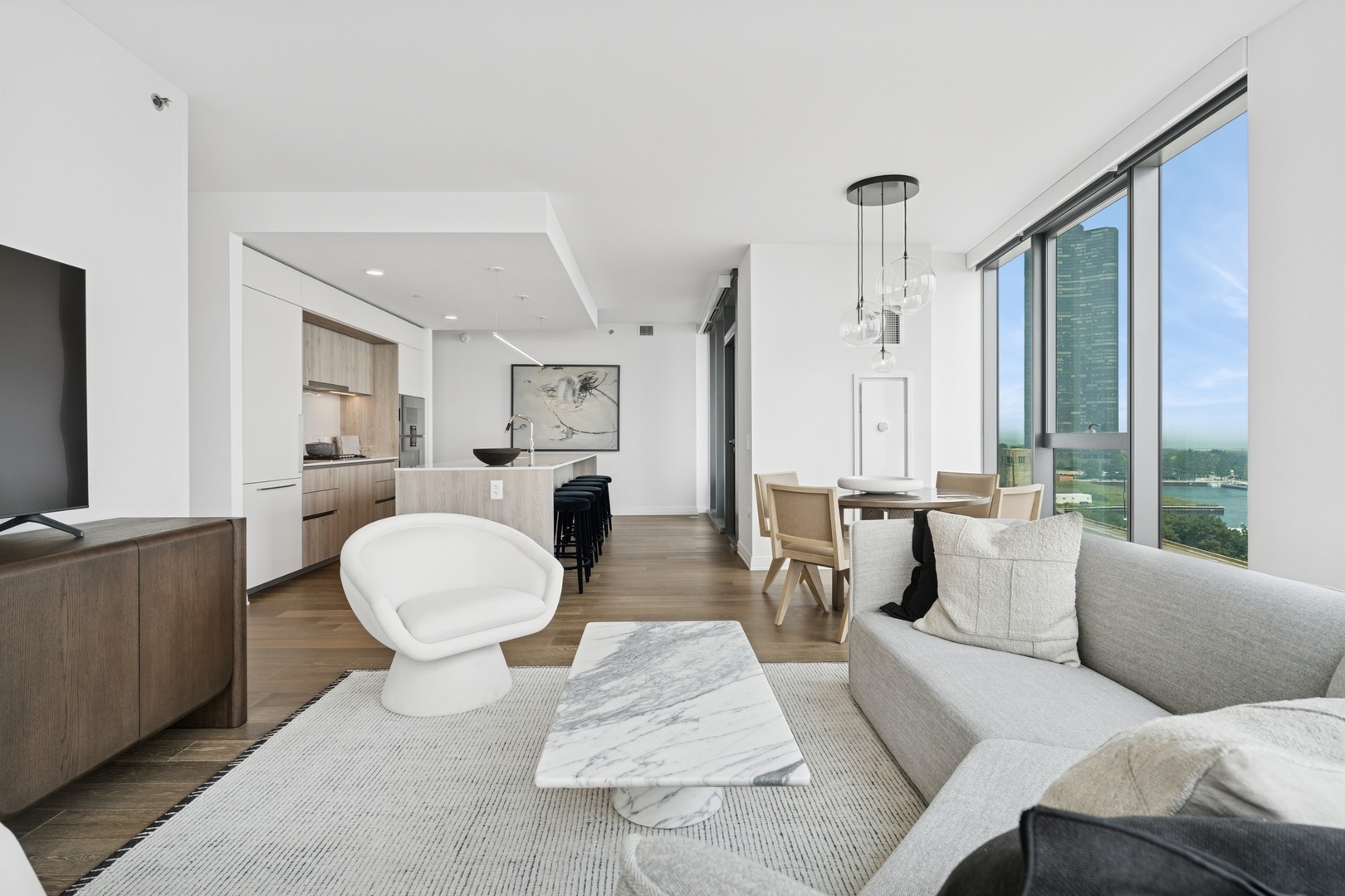 211 N Hbr Dr #1702 Chicago, IL 60601