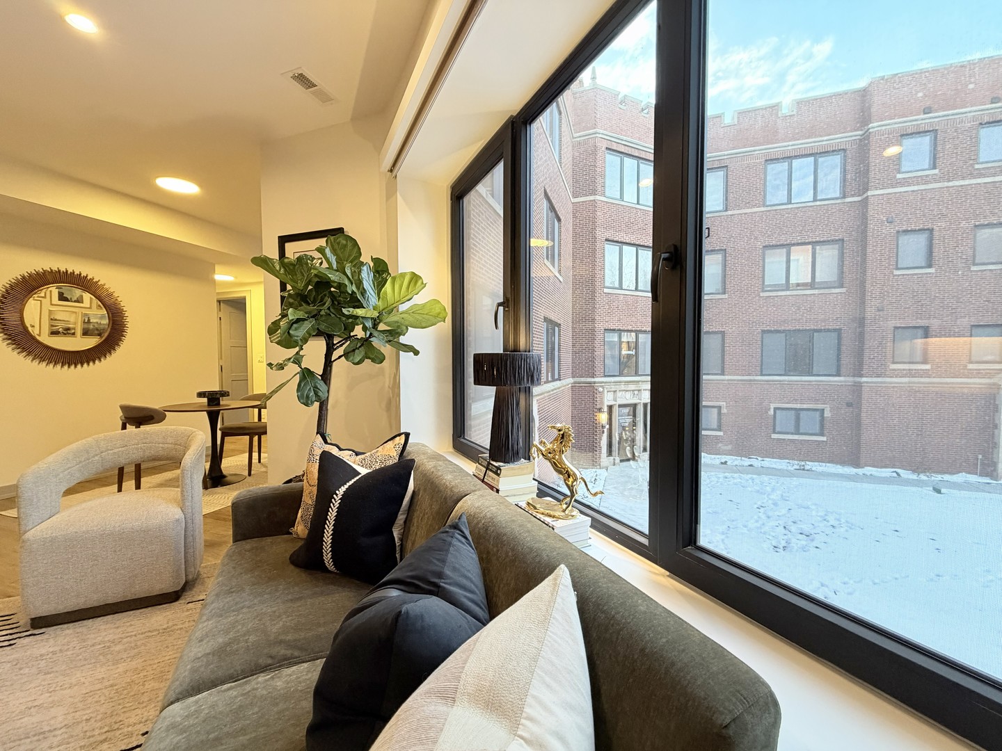 1335 W Estes Ave #2A Chicago, IL 60626