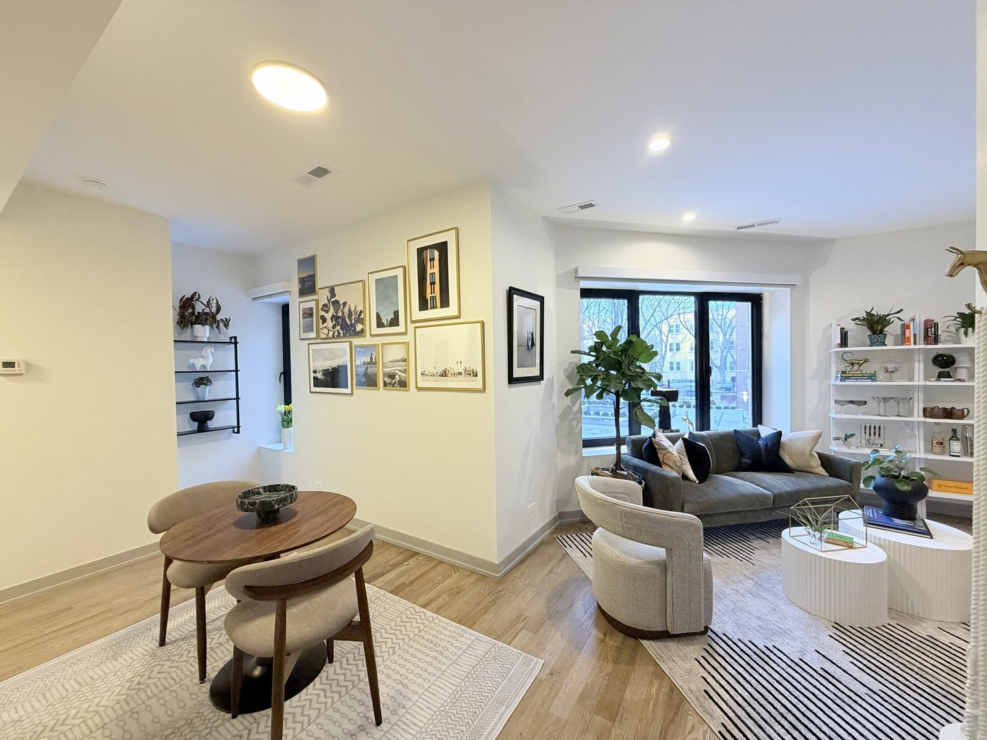 1335 W Estes Ave #2A Chicago, IL 60626