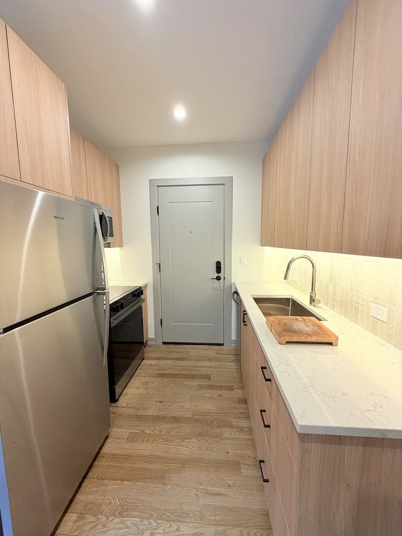 1335 W Estes Ave #2A Chicago, IL 60626