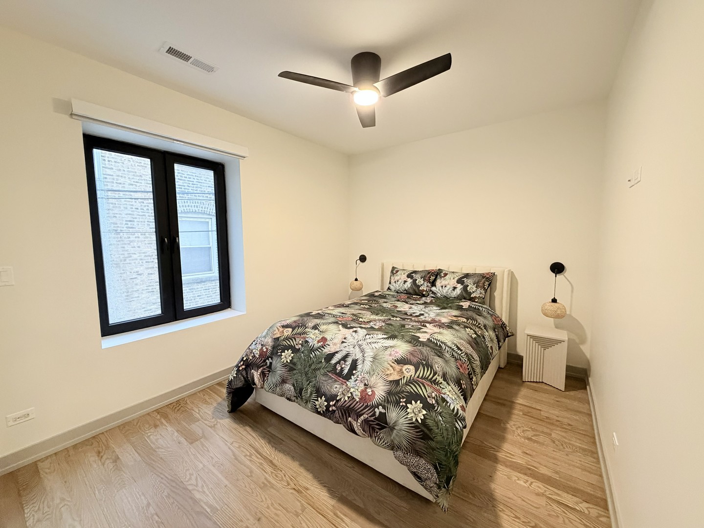 1335 W Estes Ave #2A Chicago, IL 60626