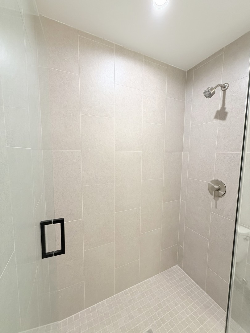 1335 W Estes Ave #2A Chicago, IL 60626