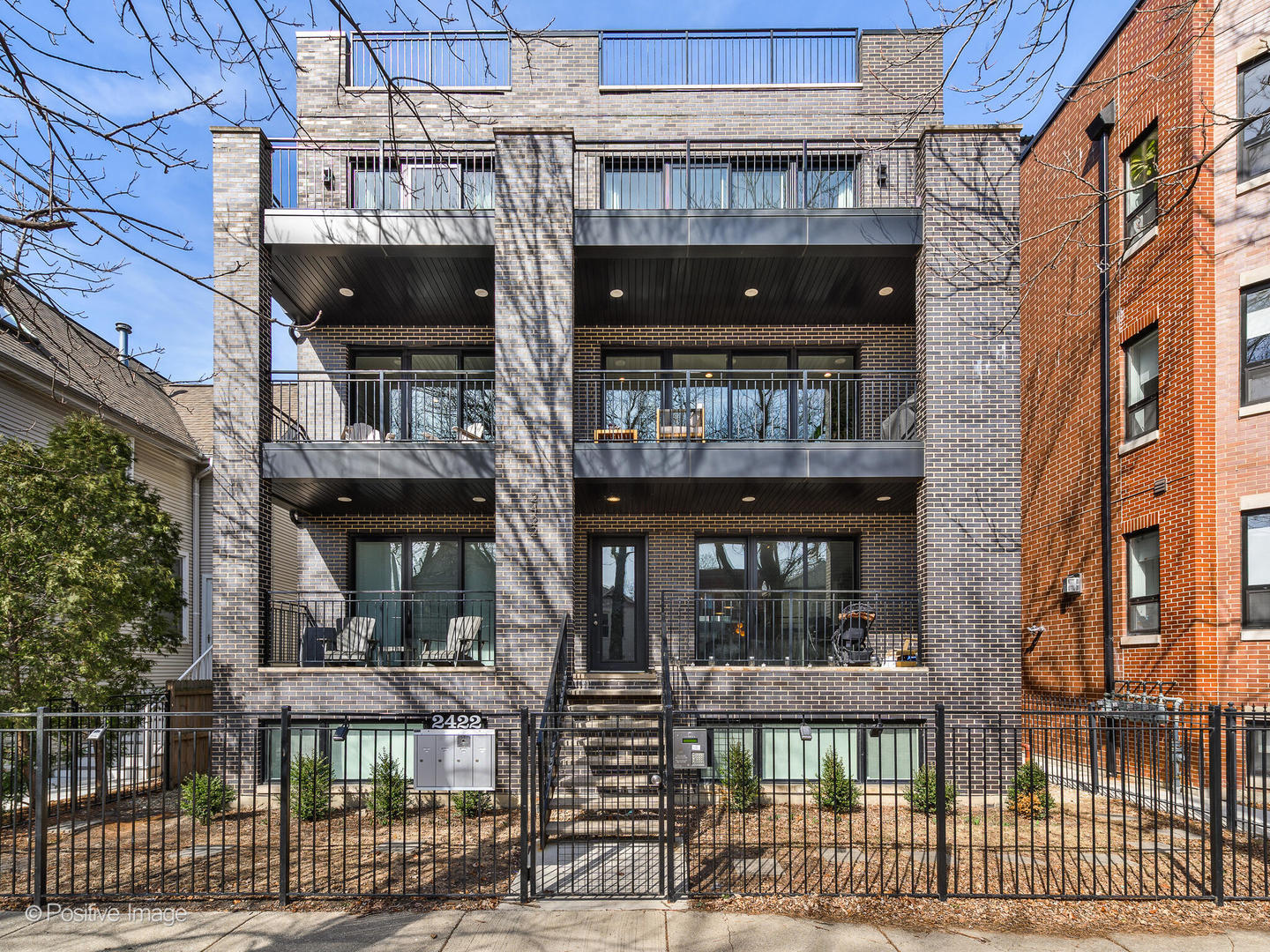 2422 W Lyndale St #2