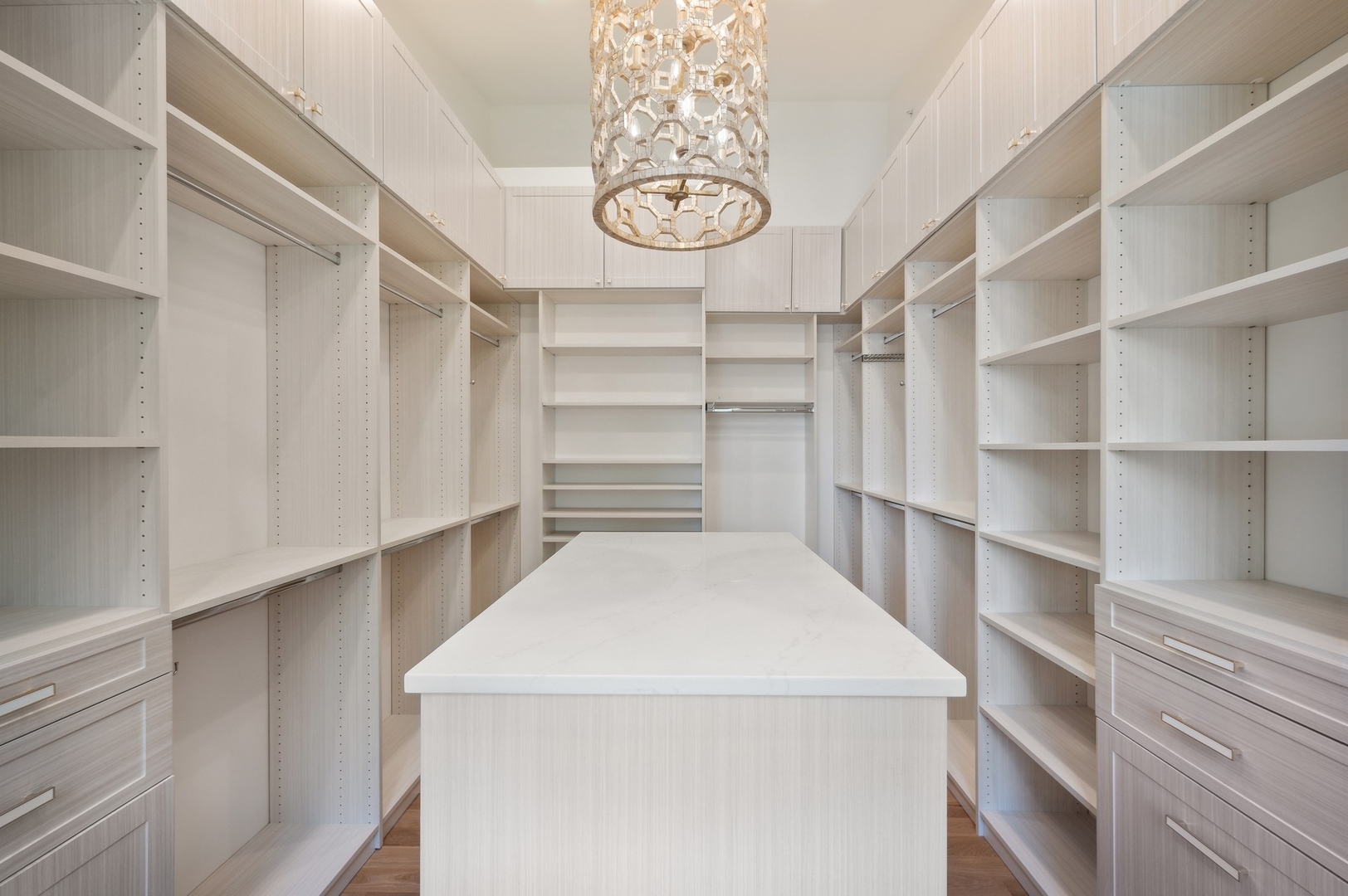 757 Kipling St Deerfield, IL 60015