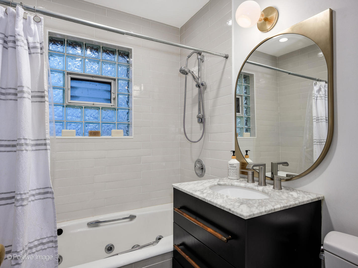 225 Clinton Ave Oak Park, IL 60302