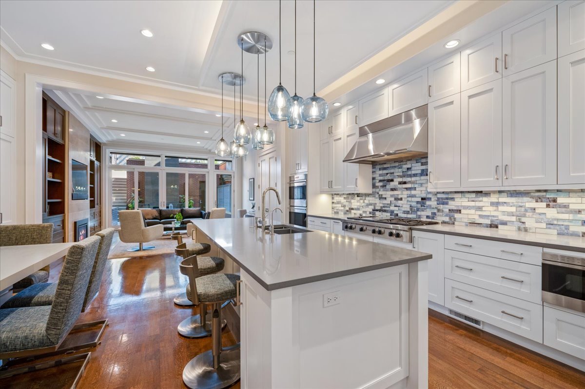 1921 N Dayton St Chicago, IL 60614