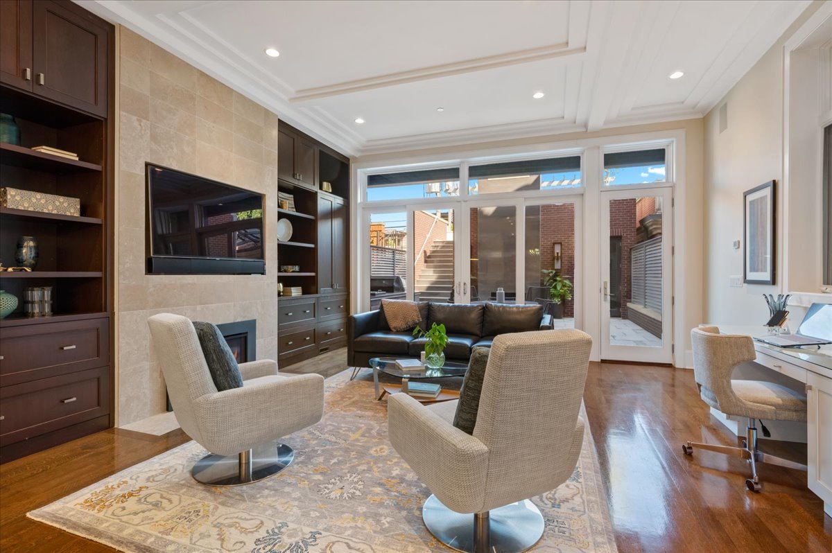 1921 N Dayton St Chicago, IL 60614