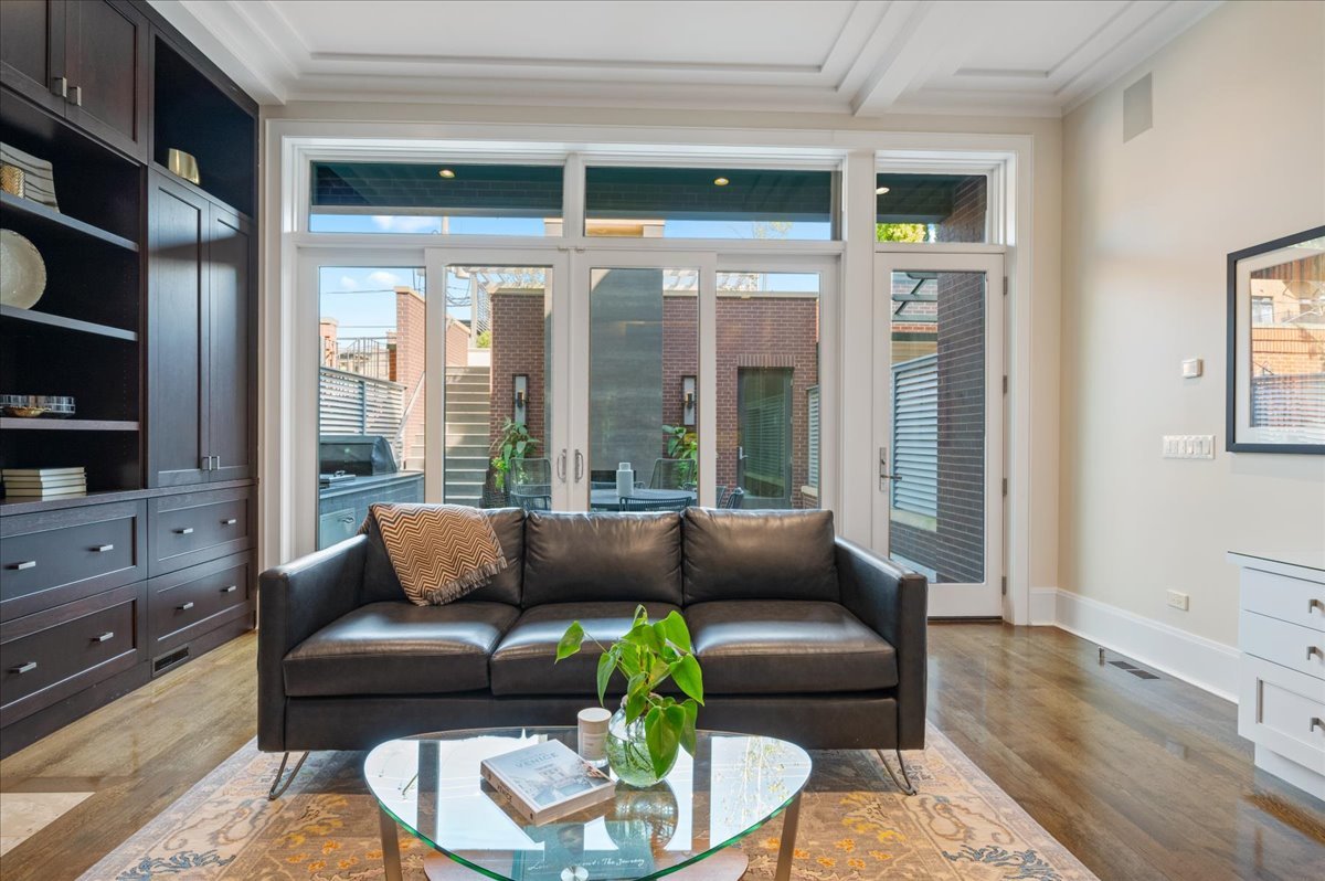 1921 N Dayton St Chicago, IL 60614