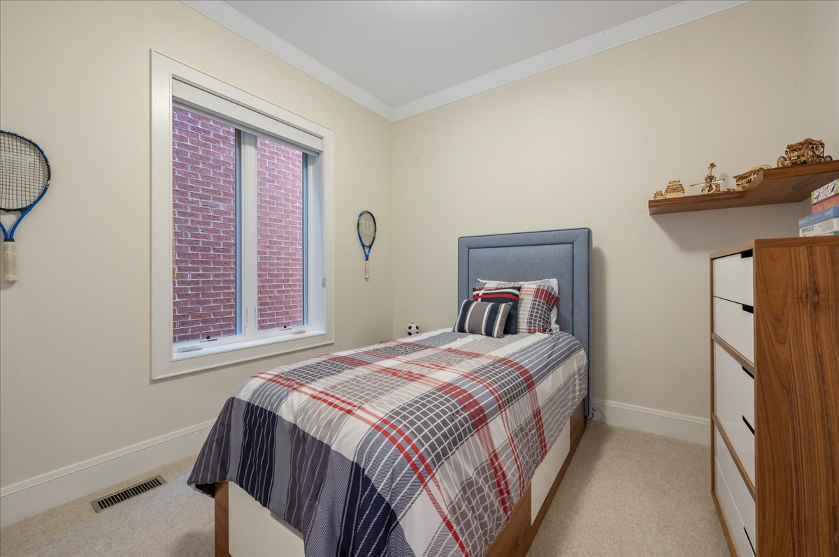 1921 N Dayton St Chicago, IL 60614