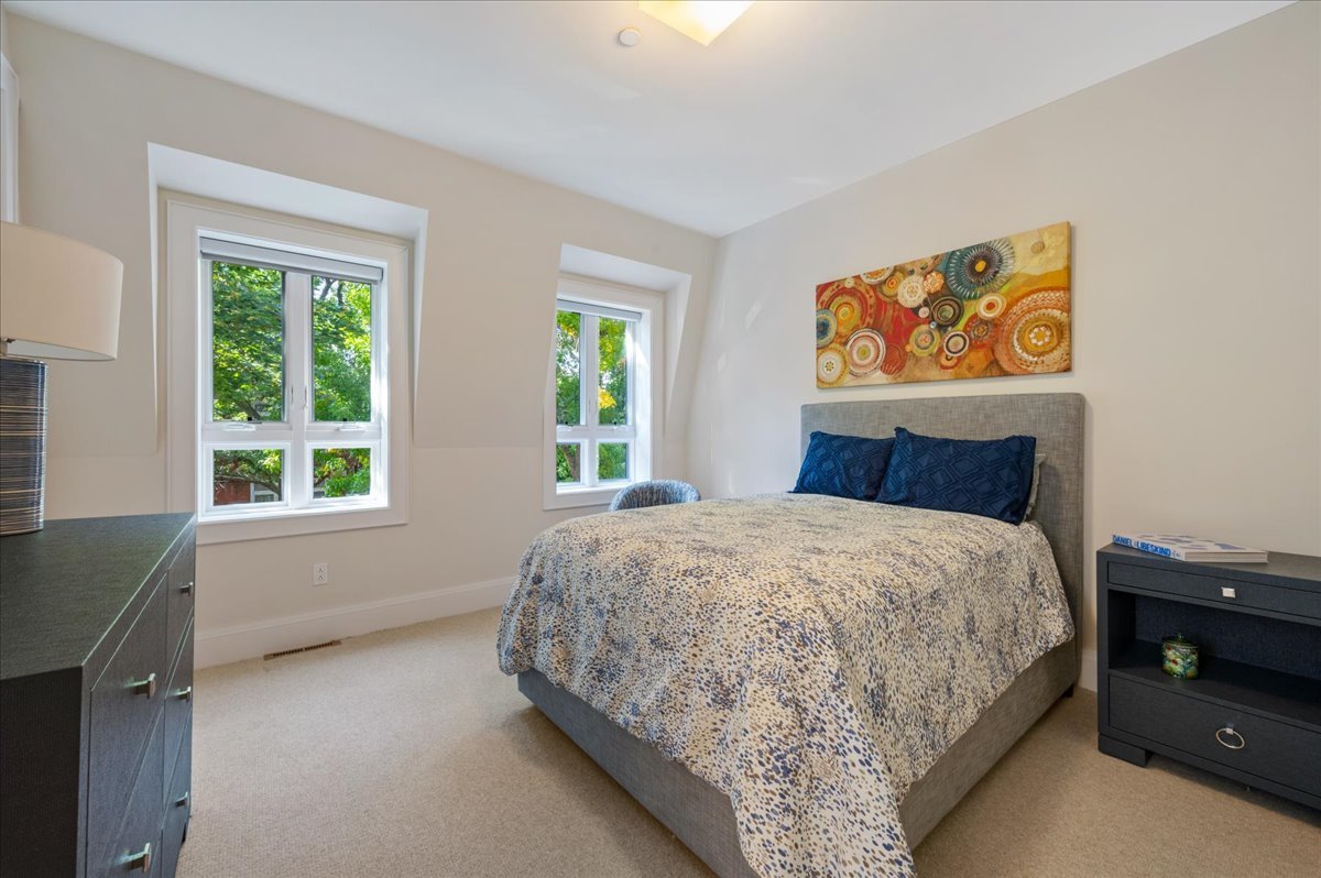 1921 N Dayton St Chicago, IL 60614