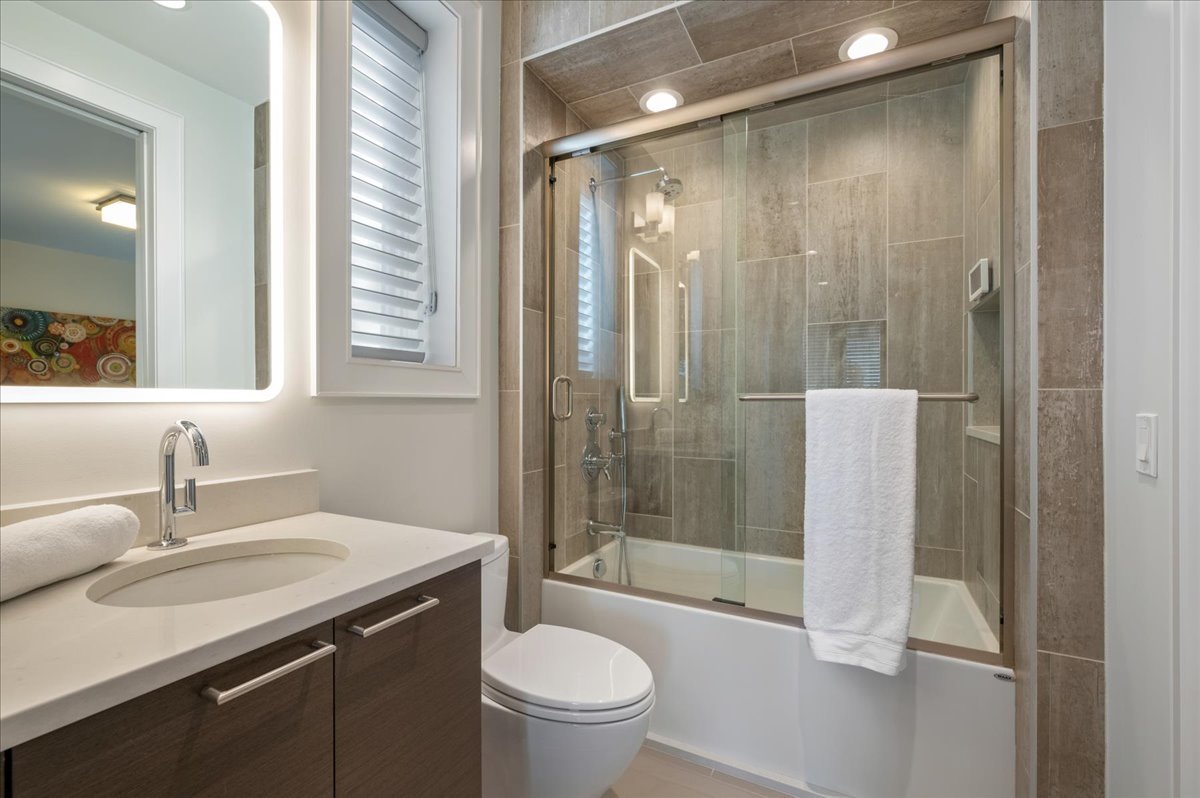 1921 N Dayton St Chicago, IL 60614