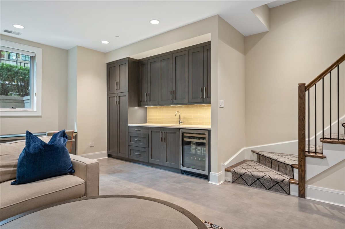 1921 N Dayton St Chicago, IL 60614