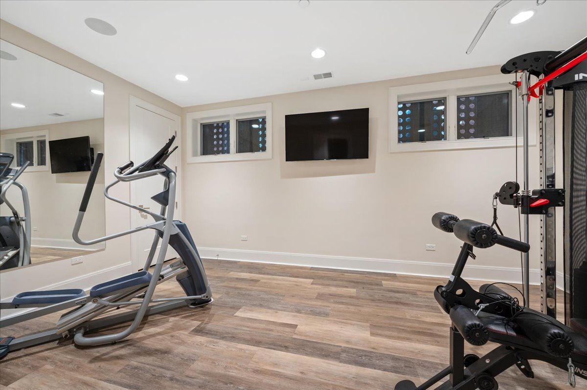 1921 N Dayton St Chicago, IL 60614