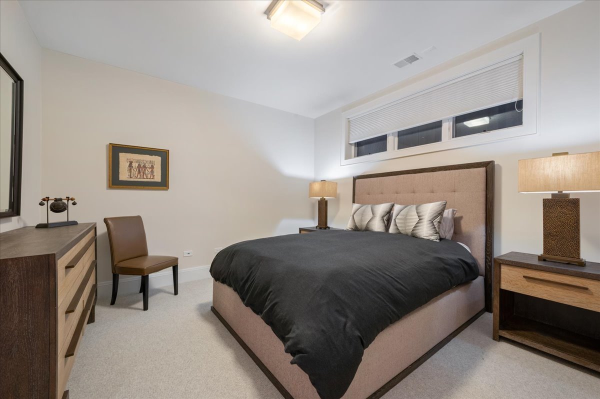 1921 N Dayton St Chicago, IL 60614