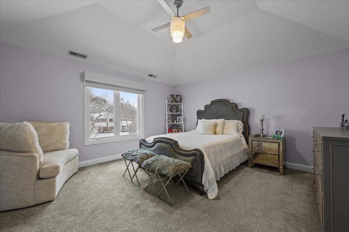 326 Briar Ln Highland Park, IL 60035