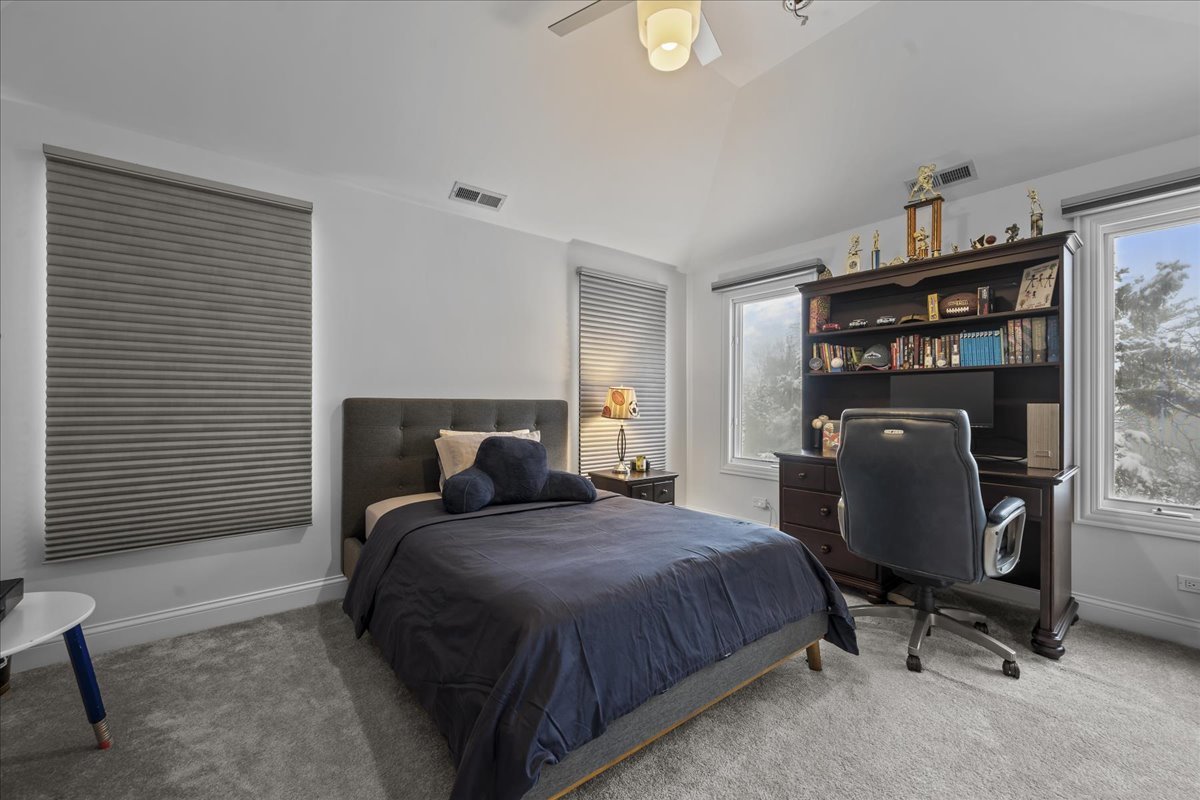 326 Briar Ln Highland Park, IL 60035