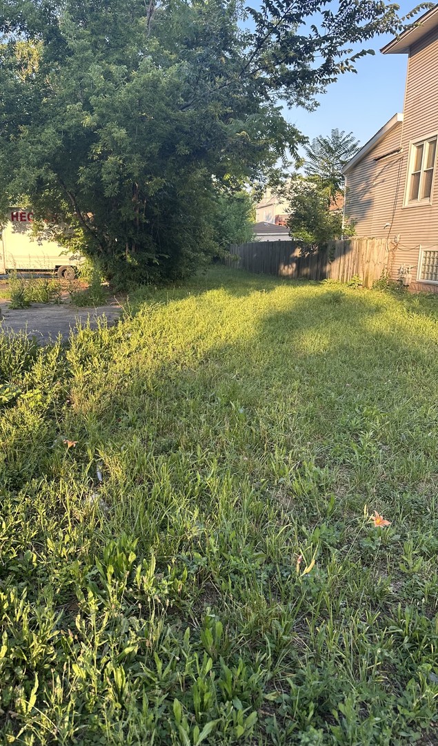 655 N Lotus Ave Chicago, IL 60644