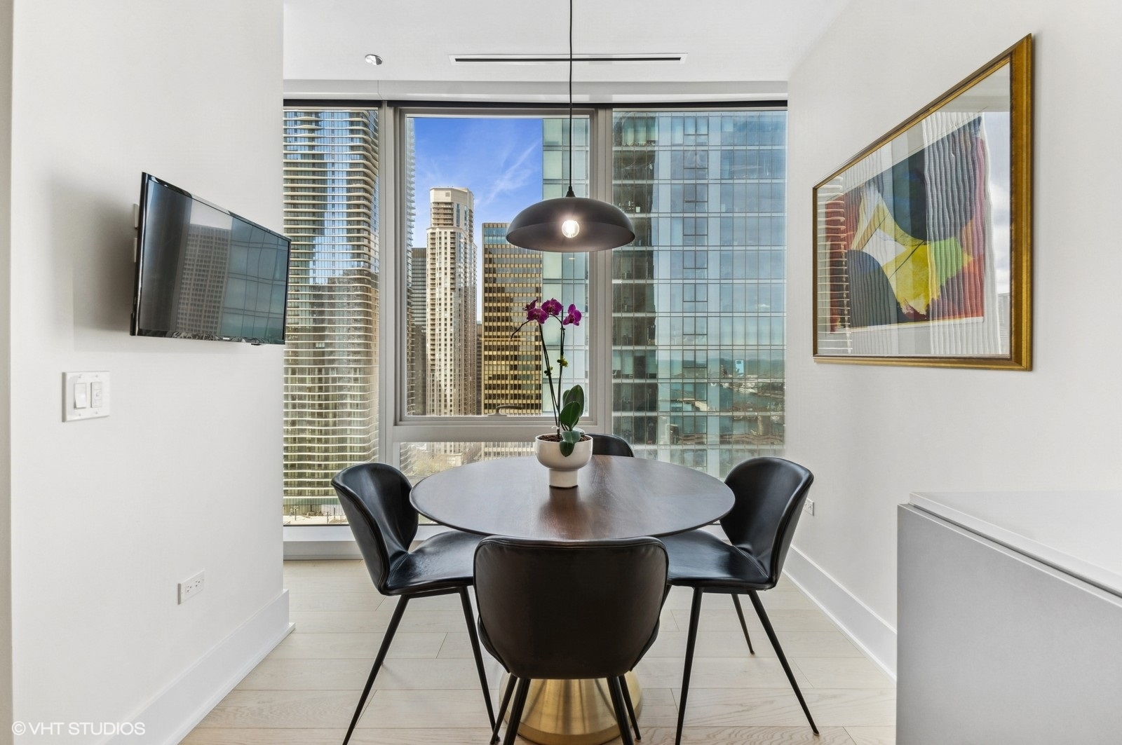 363 E Wacker Dr #1601 Chicago, IL 60601