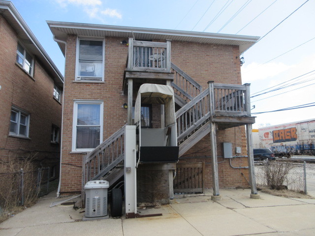 7448 S Maplewood Ave Chicago, IL 60629