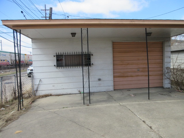 7448 S Maplewood Ave Chicago, IL 60629