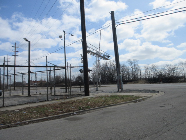 7448 S Maplewood Ave Chicago, IL 60629