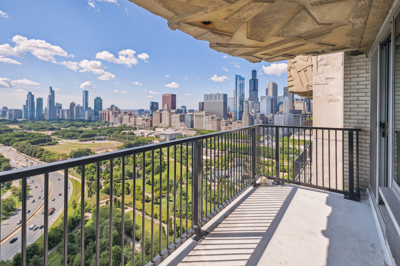 400 E RANDOLPH St #3905 Chicago, IL 60601