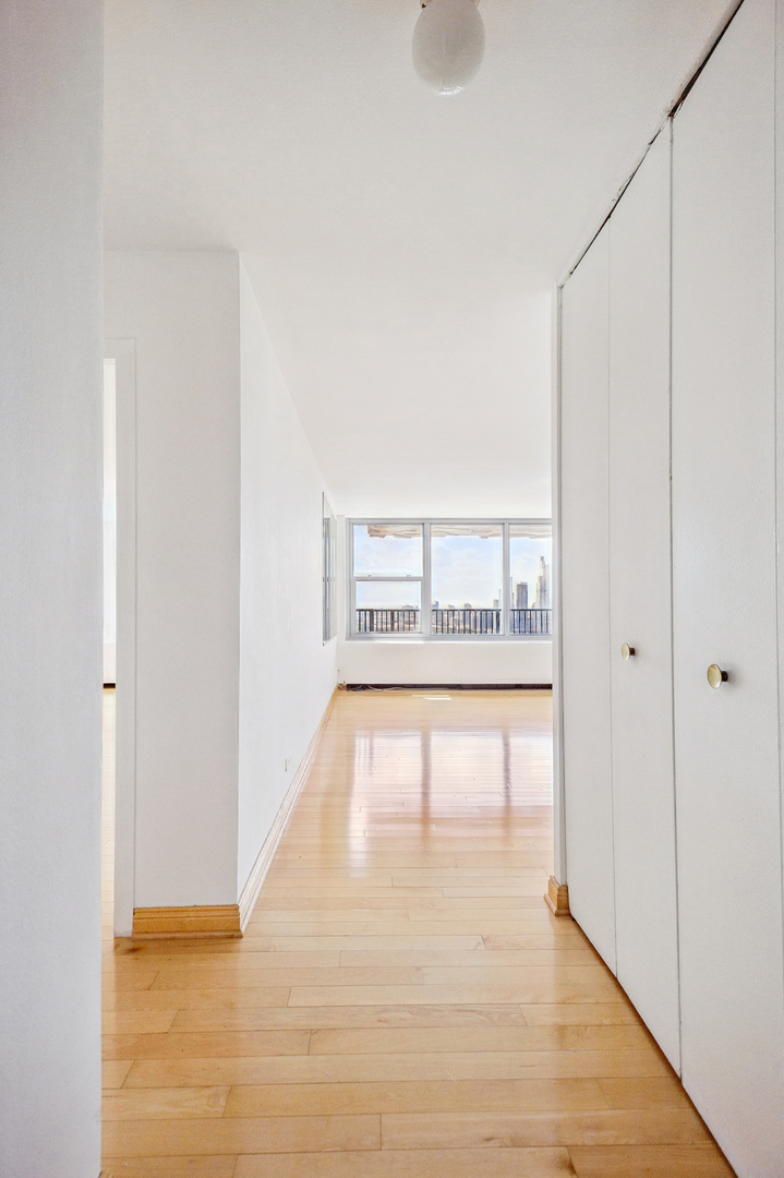 400 E RANDOLPH St #3905 Chicago, IL 60601