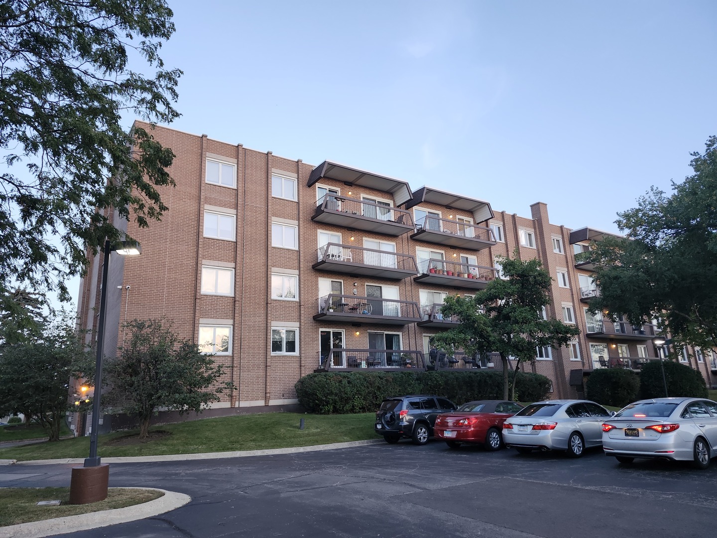 9500 Washington St #306 Niles, IL 60714