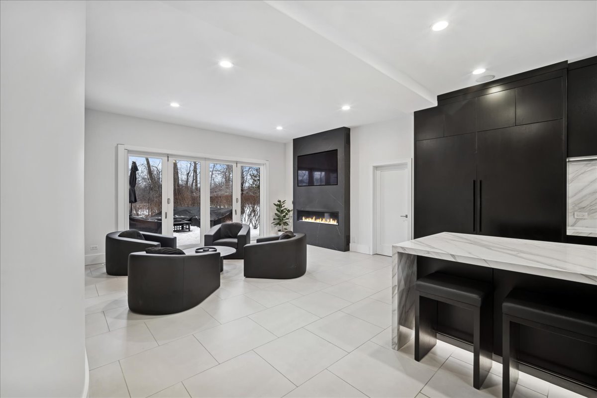 1630 Rdg Rd Highland Park, IL 60035