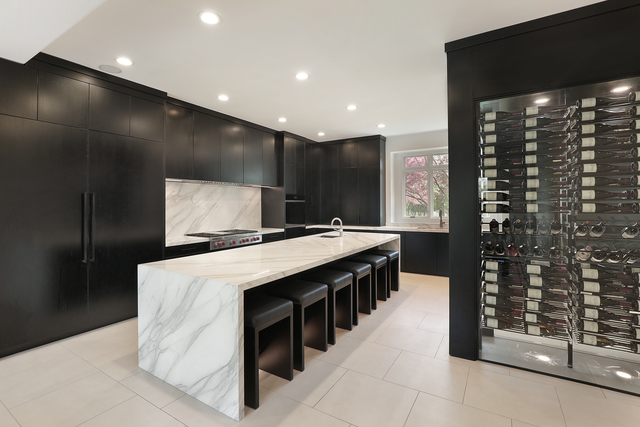 1630 Rdg Rd Highland Park, IL 60035