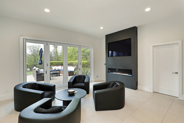 1630 Rdg Rd Highland Park, IL 60035