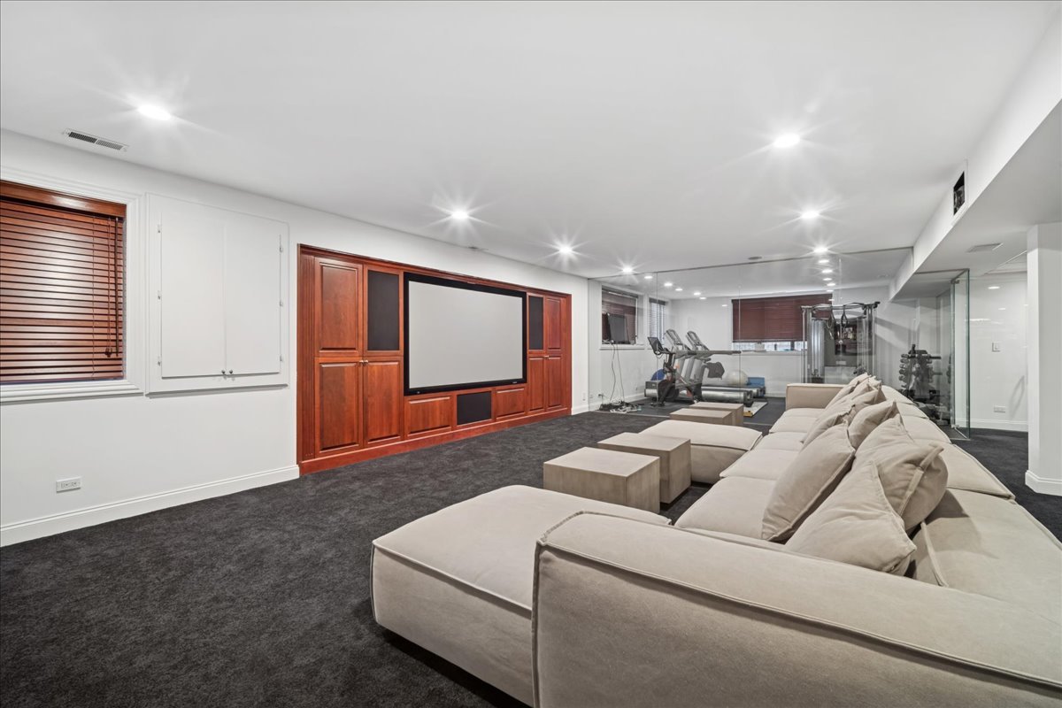 1630 Rdg Rd Highland Park, IL 60035