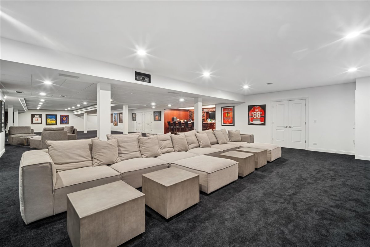 1630 Rdg Rd Highland Park, IL 60035