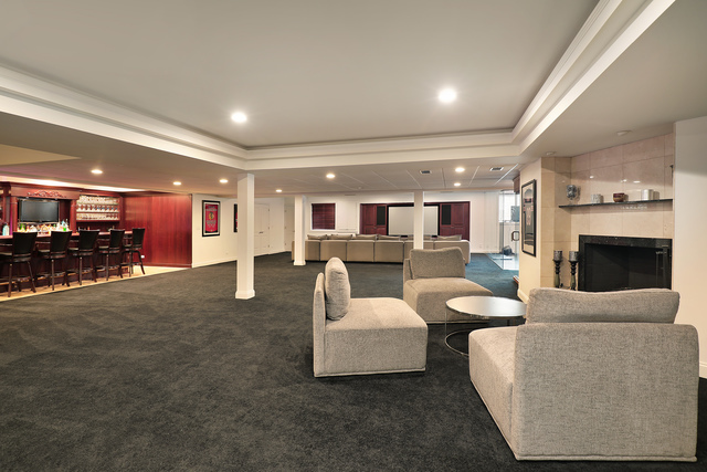 1630 Rdg Rd Highland Park, IL 60035