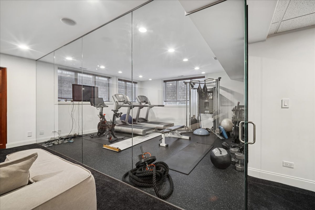 1630 Rdg Rd Highland Park, IL 60035