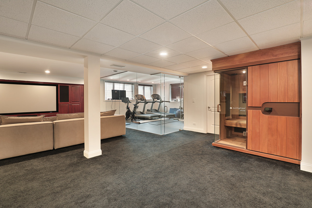 1630 Rdg Rd Highland Park, IL 60035