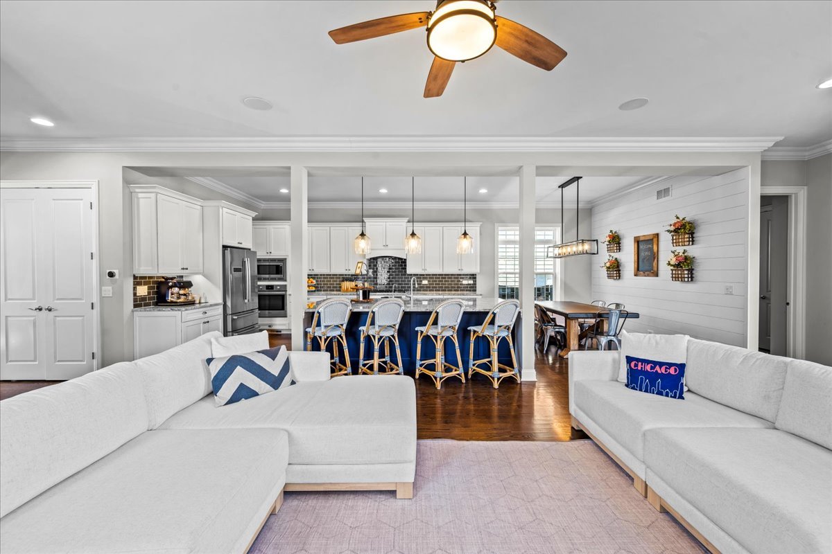 995 Harvard Ct Highland Park, IL 60035