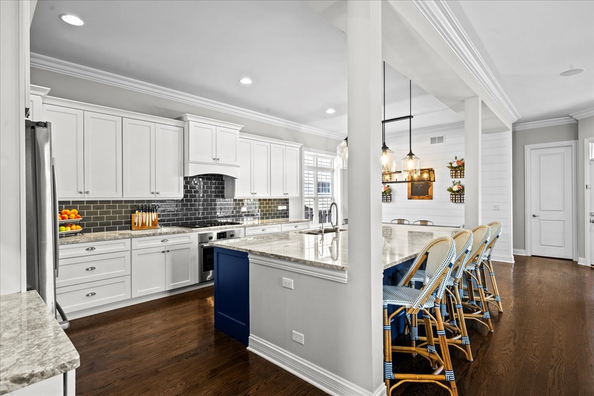 995 Harvard Ct Highland Park, IL 60035