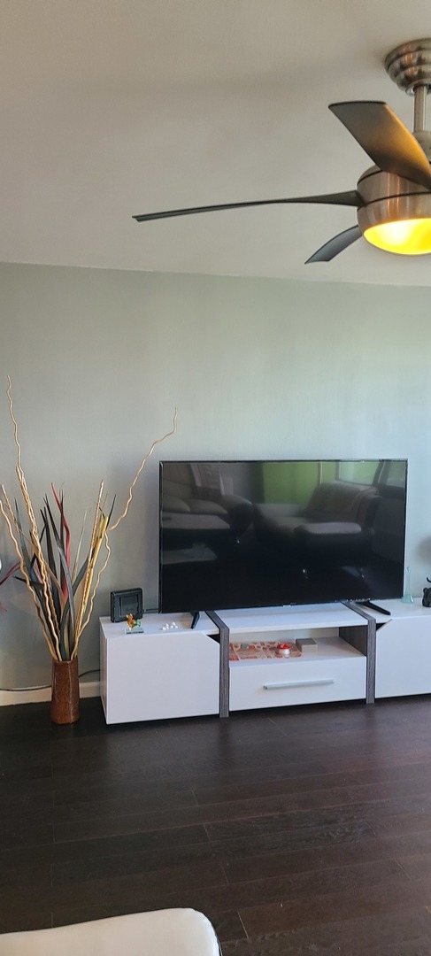 6030 N SHERIDAN Rd #510 Chicago, IL 60660