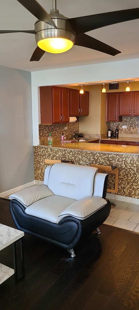 6030 N SHERIDAN Rd #510 Chicago, IL 60660